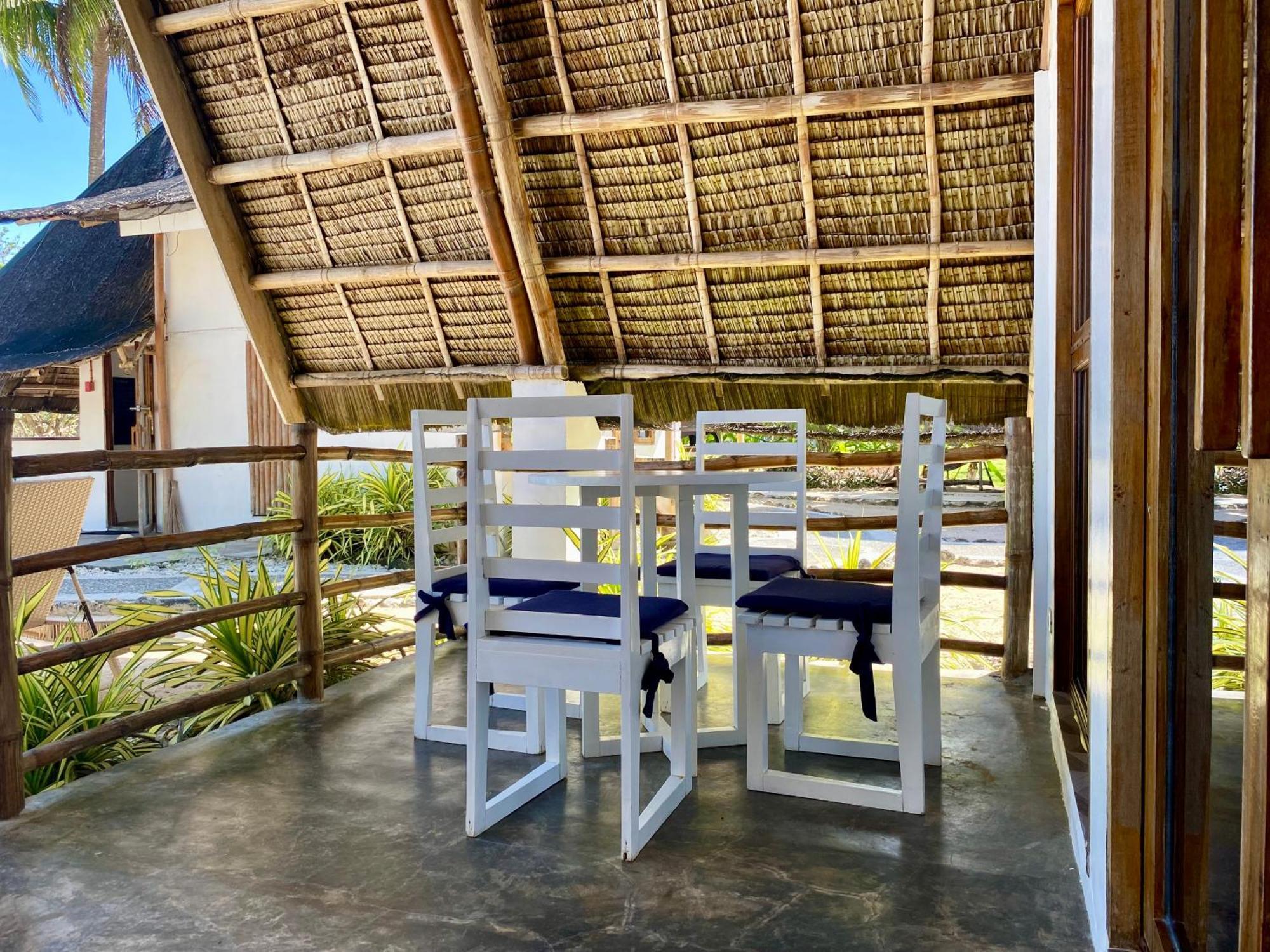 Surya Beach Resort Palawan Aborlan Exteriör bild