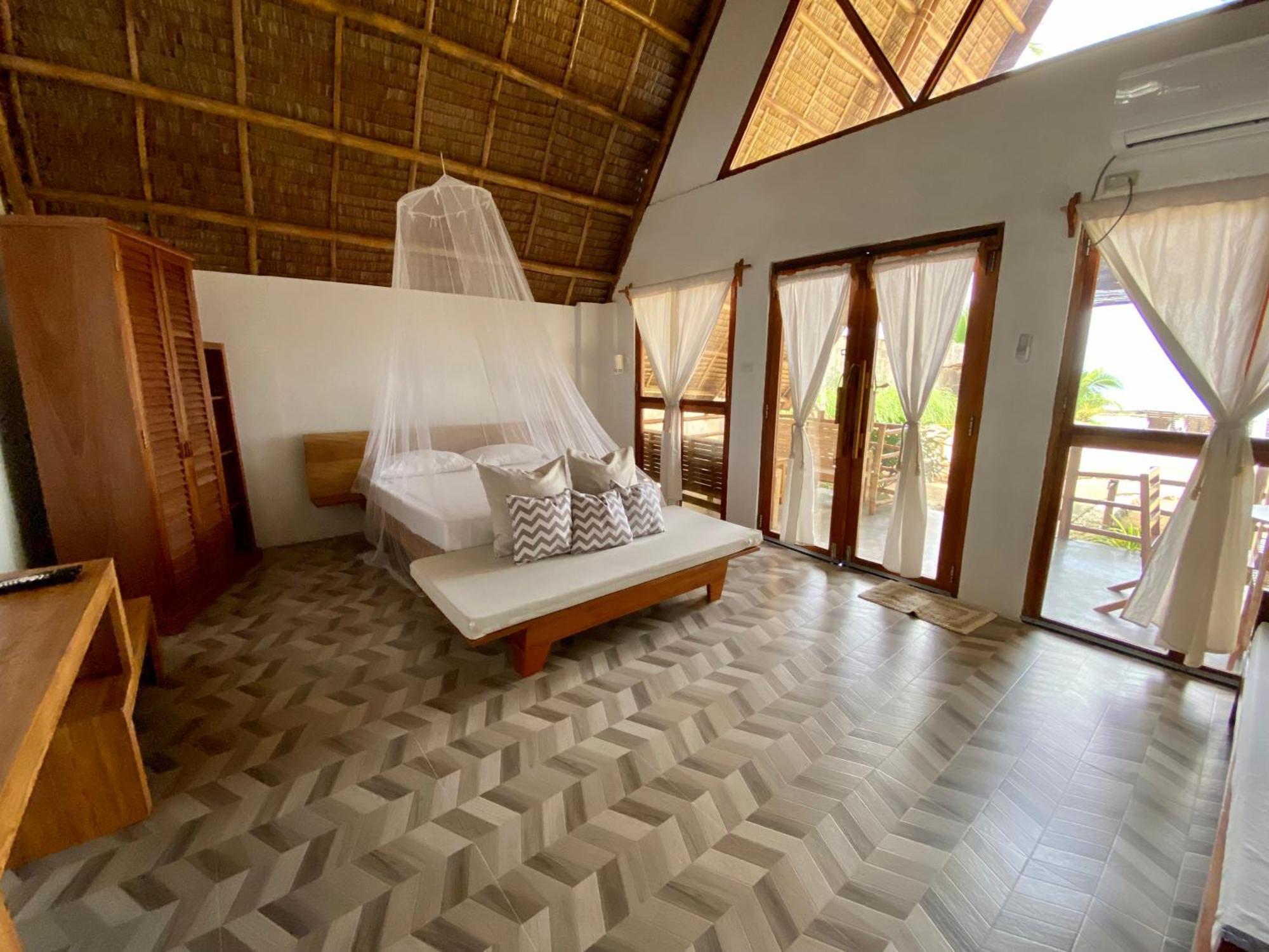 Surya Beach Resort Palawan Aborlan Exteriör bild